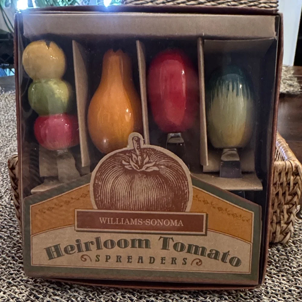 Williams Sonoma NWT vintage and rare Heirloom Tomato Spreaders